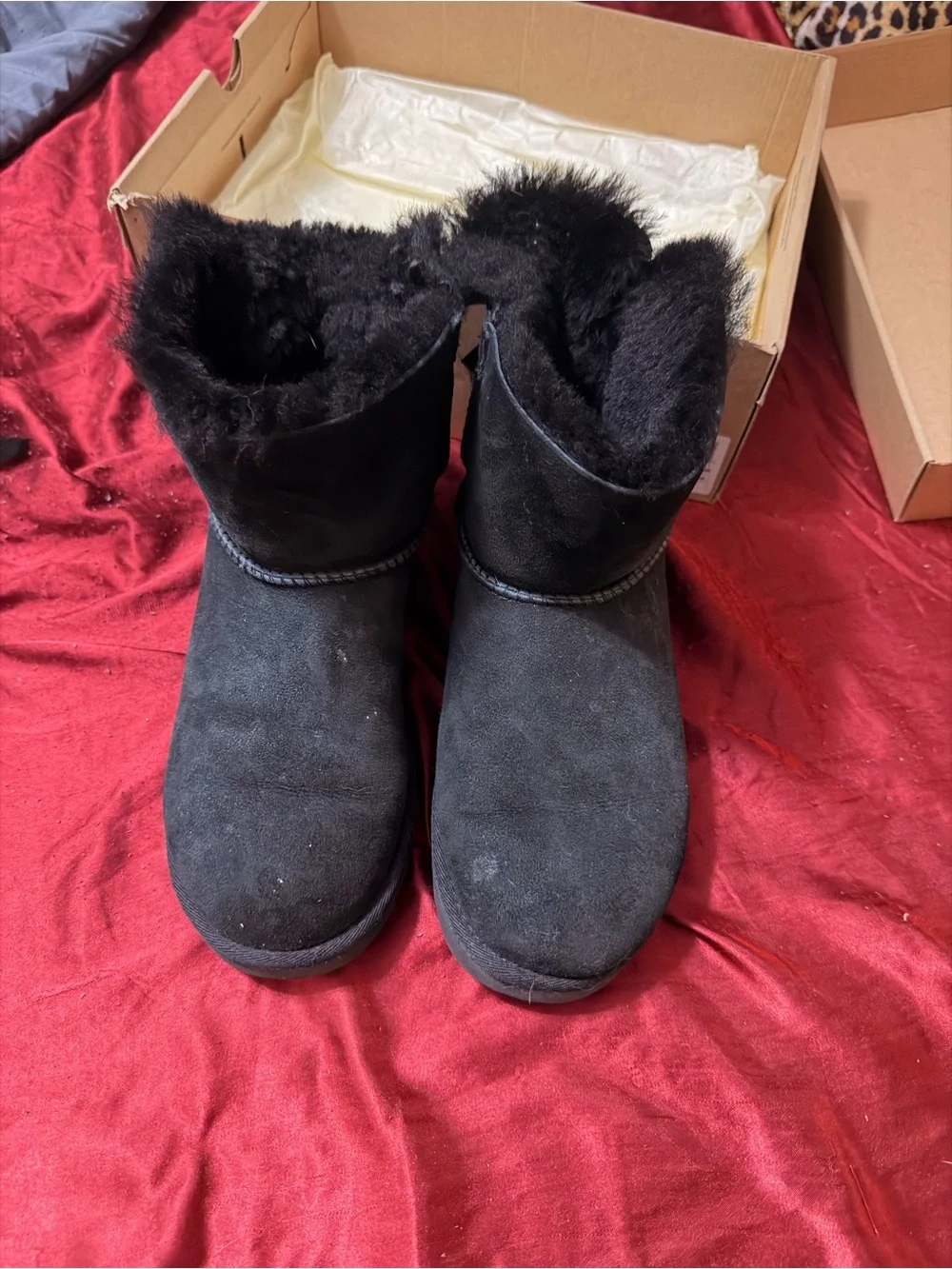 UGG Box with Black W Mini Bailey Bow II Label